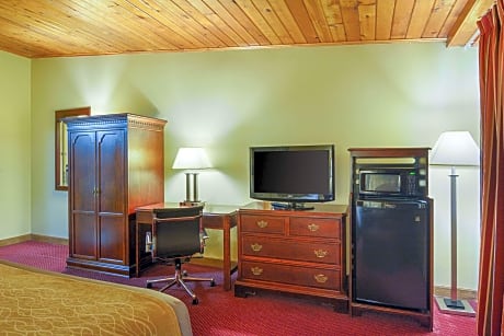 1 King Bed, Nonsmoking