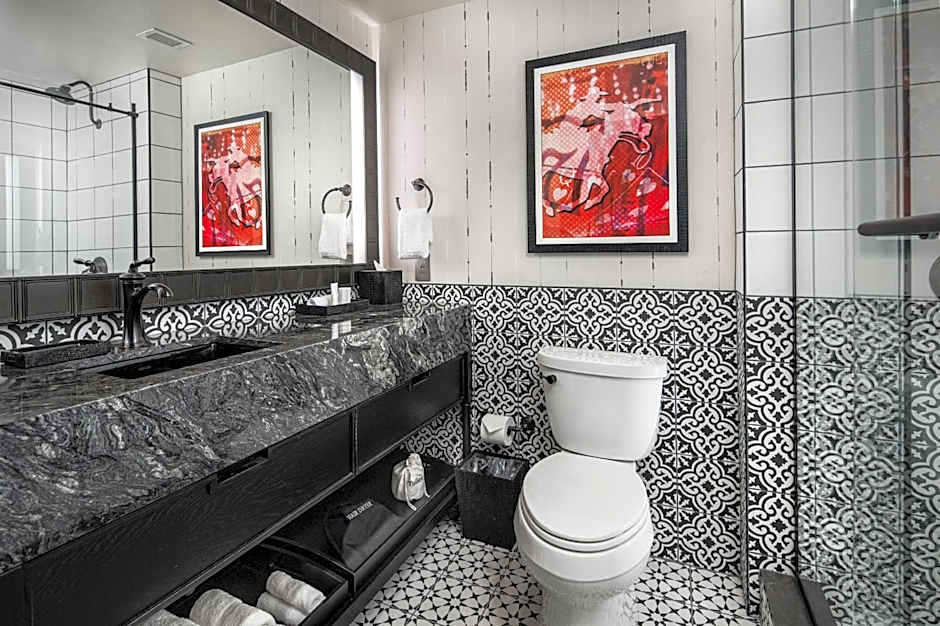 Silverton Casino Lodge - Newly Renovated