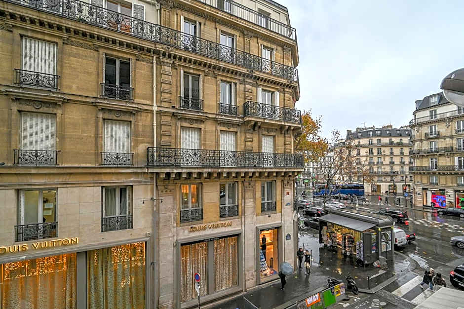 The place to be in Saint Germain des Près - Montana 2