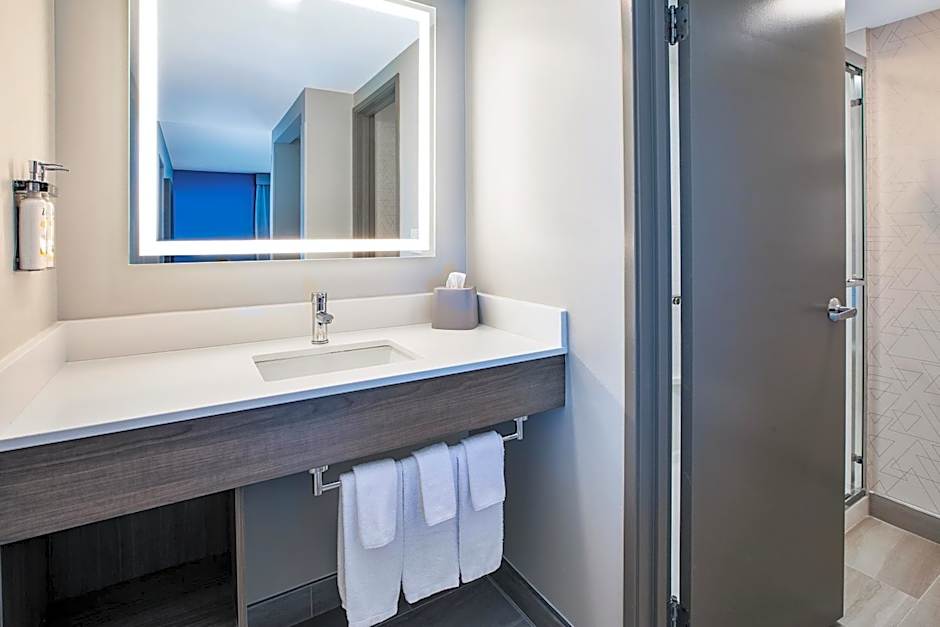 Holiday Inn Express Hotel & Suites Pittsburgh Airport By IHG