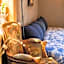 Lake Deer Park Retreat with Hot Tub & Sauna