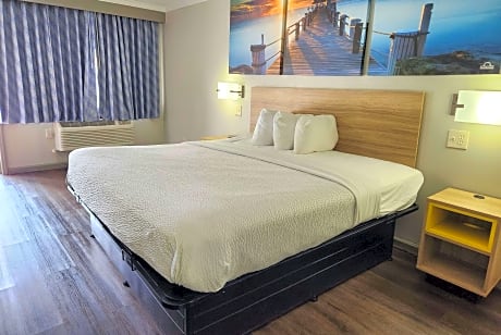 1 King Bed Mobility Accessible Room Non-Smoking