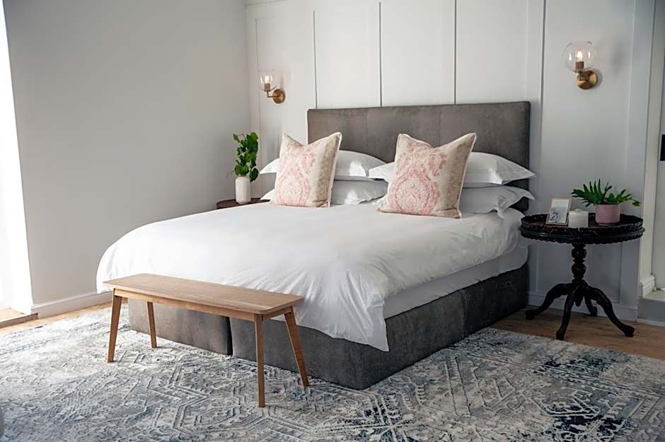 The Grand Hotel Robertson