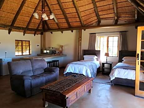 African Flair Country Lodge