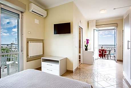 Superior Room with Frontal Sea View