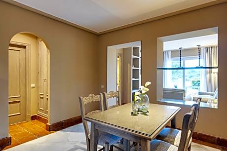 Two-Bedroom Villa (2 Adults + 2 Children)