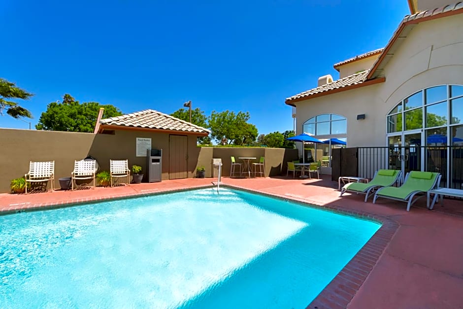 Holiday Inn Express Madera By IHG