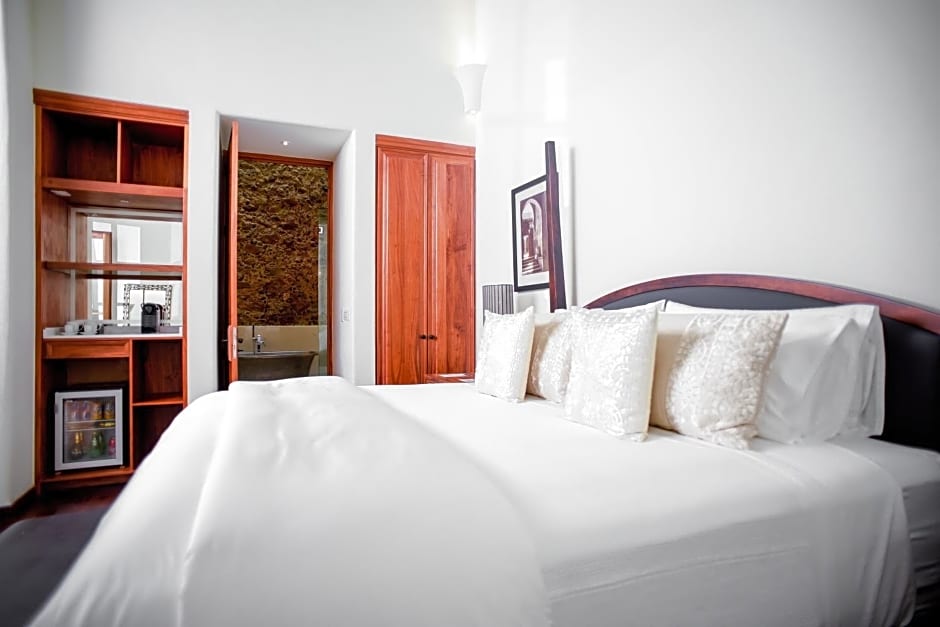 HOTEL CASA BLANCA 7