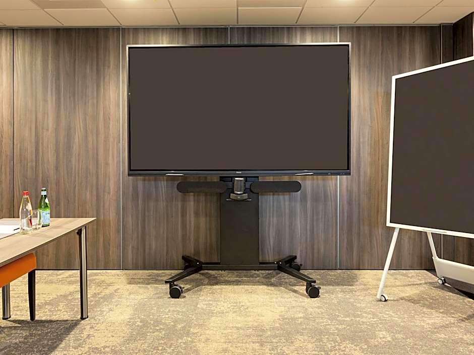 Hotel Roi Soleil Prestige Plaisir - St Quentin