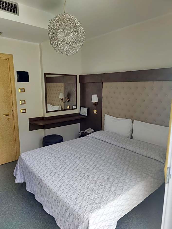 Hotel Ambassador
