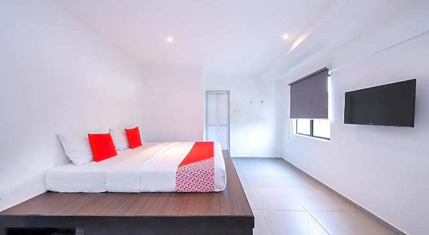 Super OYO 246 Link Inn