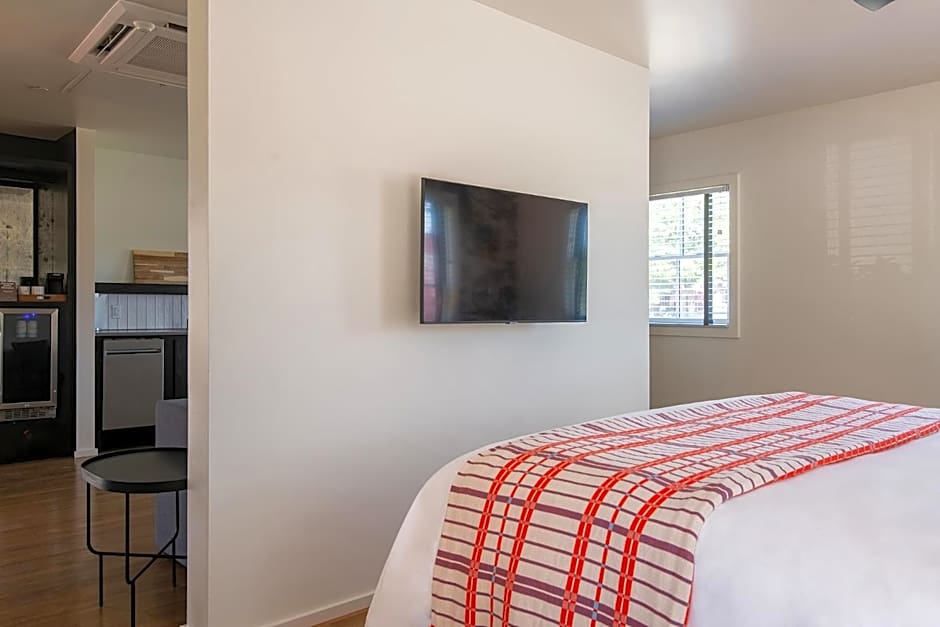 Talbot Commons Hotel