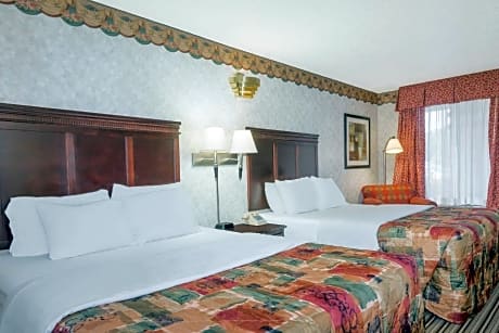 2 Double Beds Smoking