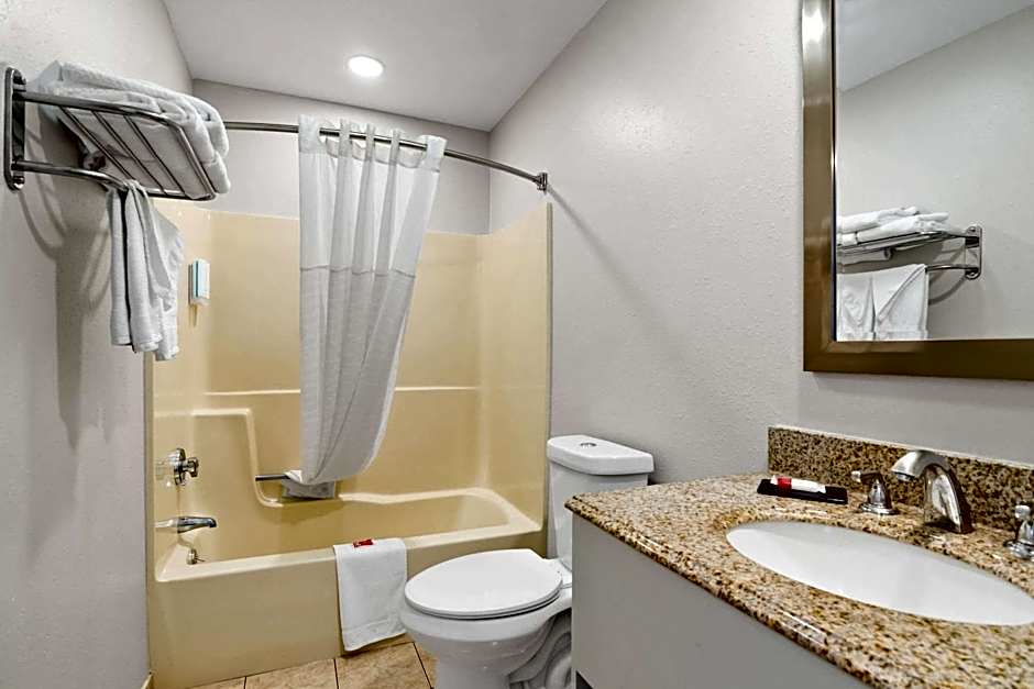 Econo Lodge Bethel - Danbury