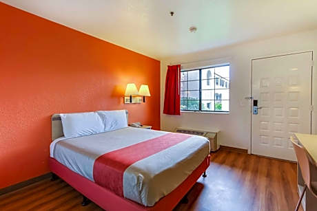 Queen Room - Disability Access