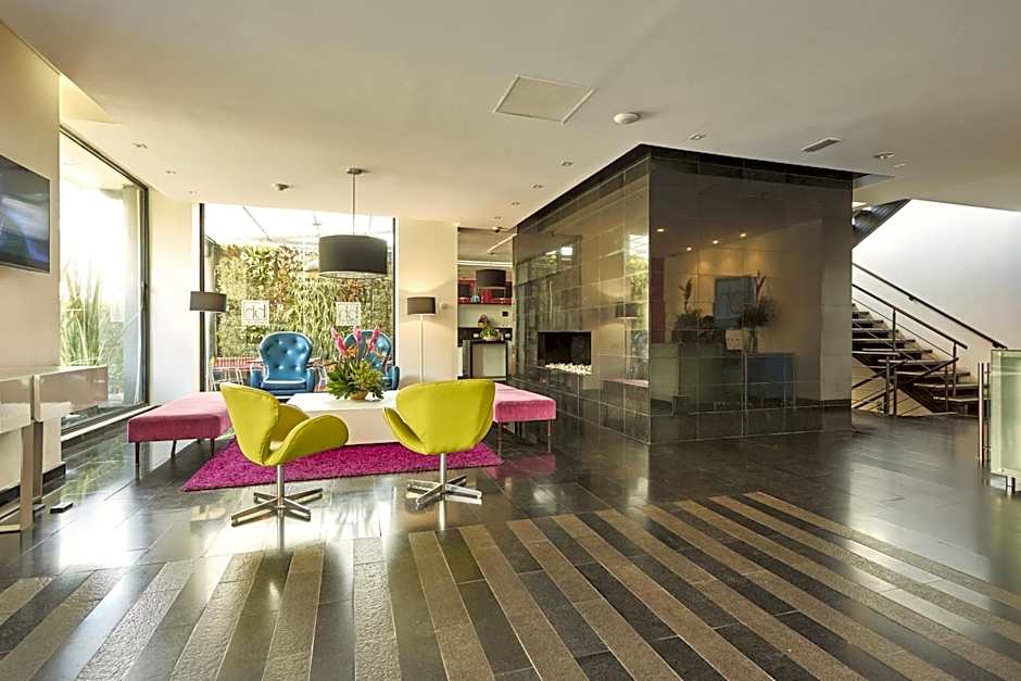 Hotel bh Parque 93