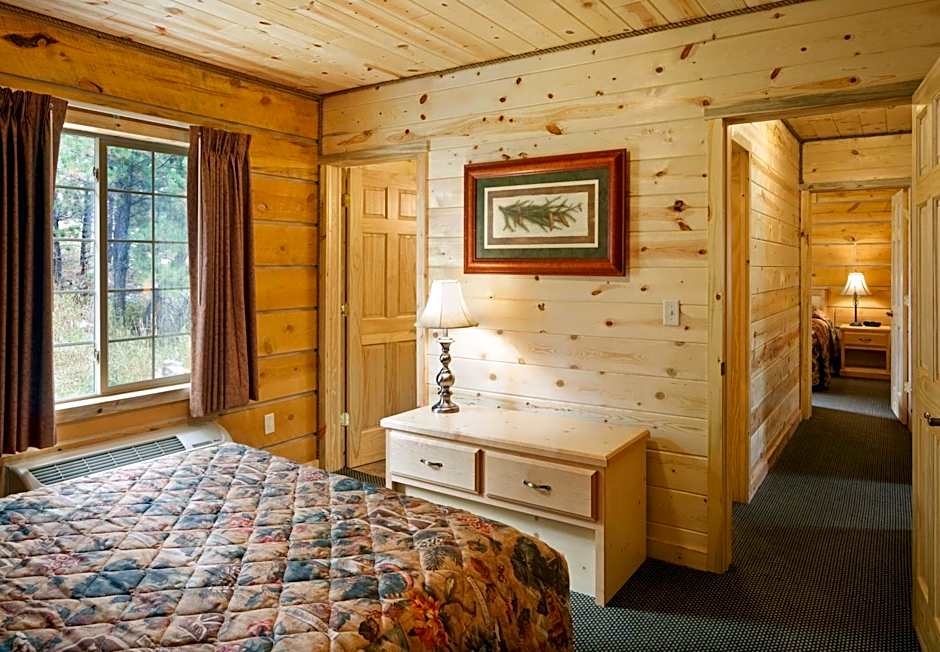 Rock Crest Lodge & Cabins