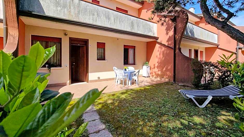 Bright flat in residence with pool - Beahost