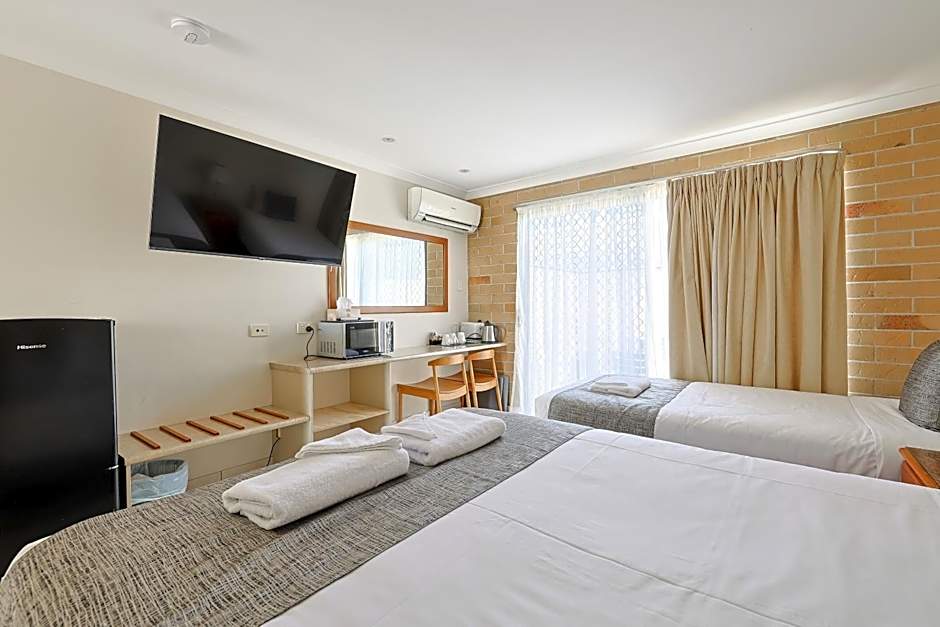 Emerald Central Palms Motel