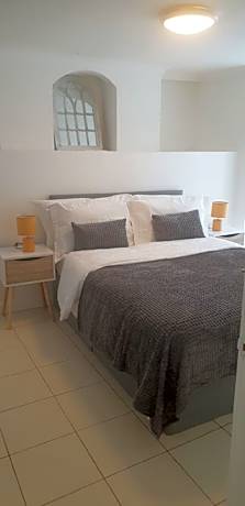 Gravesend 1 Bedroom Flat Sleeps 2 - 2 Min to STN