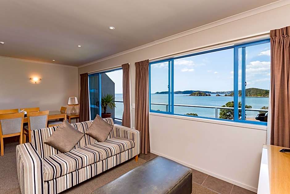 Blue Pacific Apartments