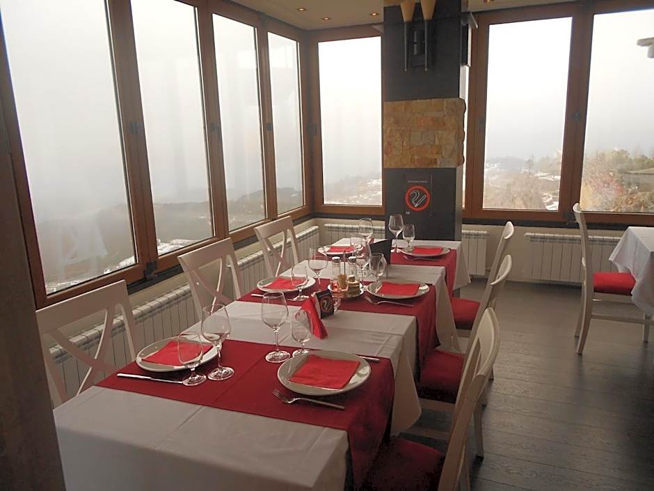 Milmari - Breakfast and pool