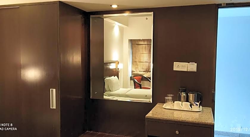 The Curzon Court Hotel