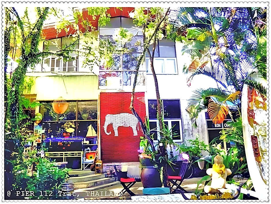 Artist's Place Trat