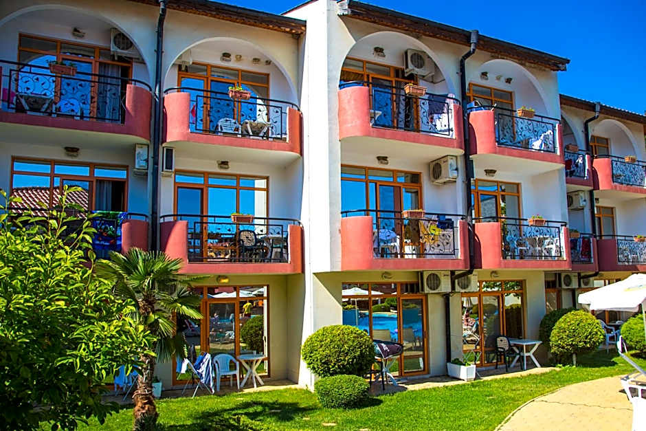 Complex Sunrise by HMG - All Inclusive