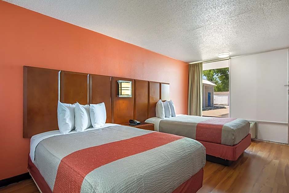Motel 6-Van Buren, AR I- 40
