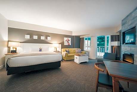 Executive King Studio