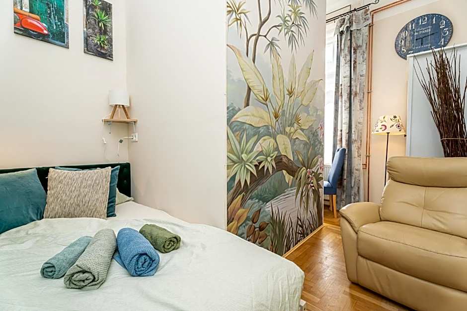 Acacia Private Rooms & Studios
