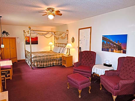 Suite with Hot Tub