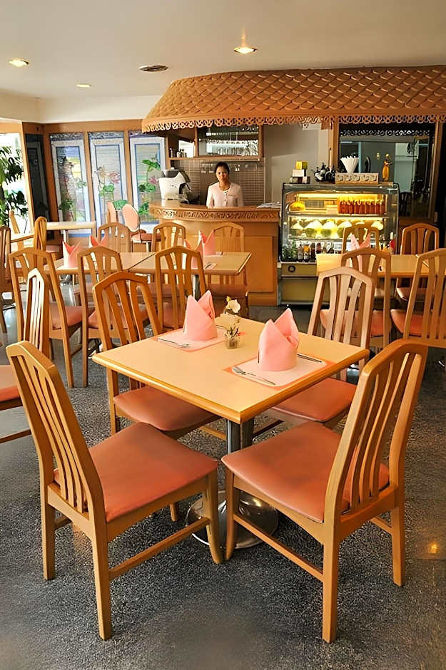 Samran Place Hotel