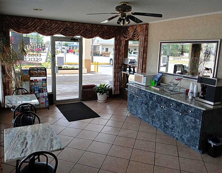 Hole Inn the Wall Hotel - Fort Walton Beach - Sunset Plaza - near Beaches & Hurlburt