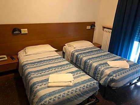 Twin Room with Bathroom
