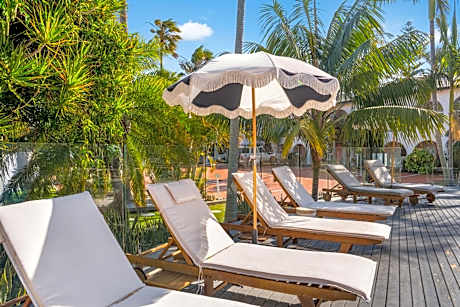 Villa with Garden View