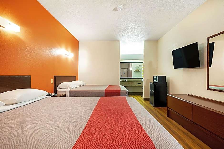 Motel 6-Covington, TN