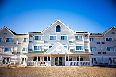 Travelodge Suites by Wyndham Regina - Eastgate Bay