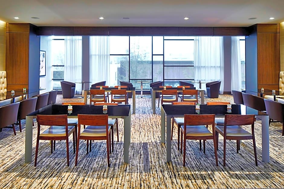 AC Hotel by Marriott Cleveland Beachwood