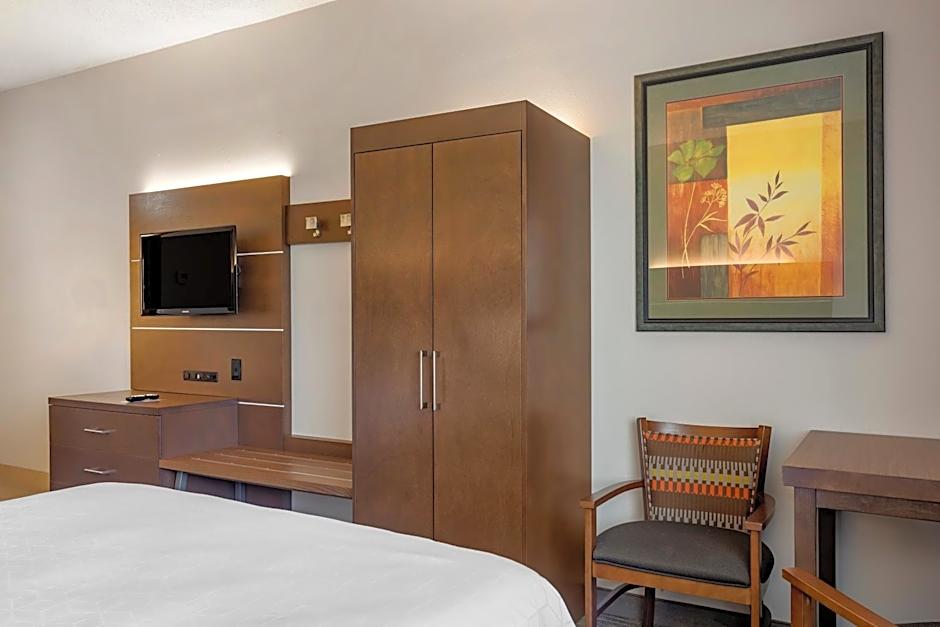 Holiday Inn Express Branson - Green Mountain Drive By IHG