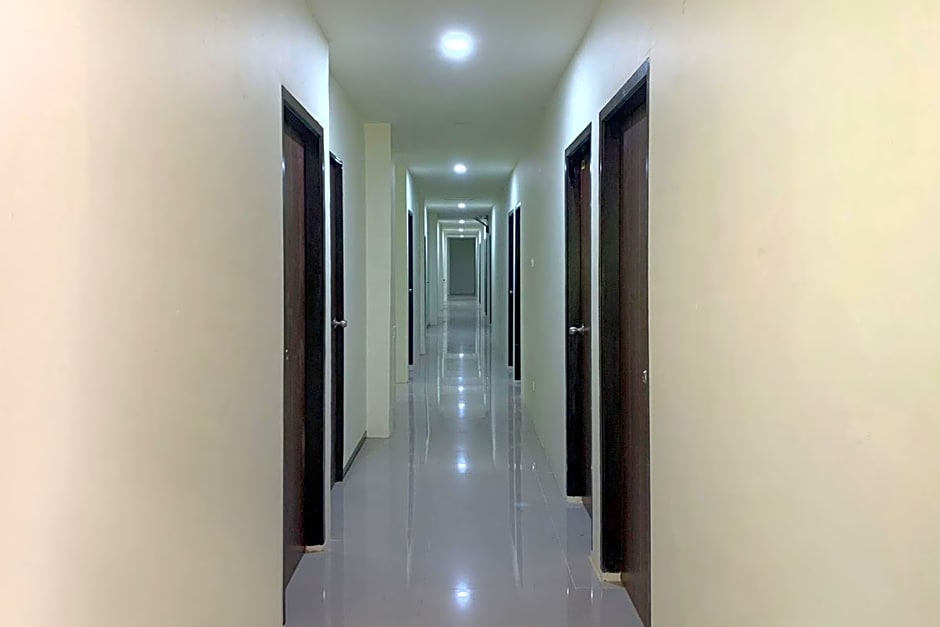 Urbanview Hotel Kansa near Harbour Bay Batam by RedDoorz