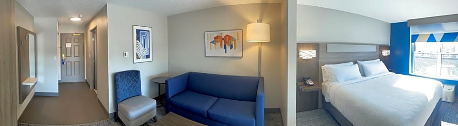 Holiday Inn Express & Suites Marquette, an IHG Hotel