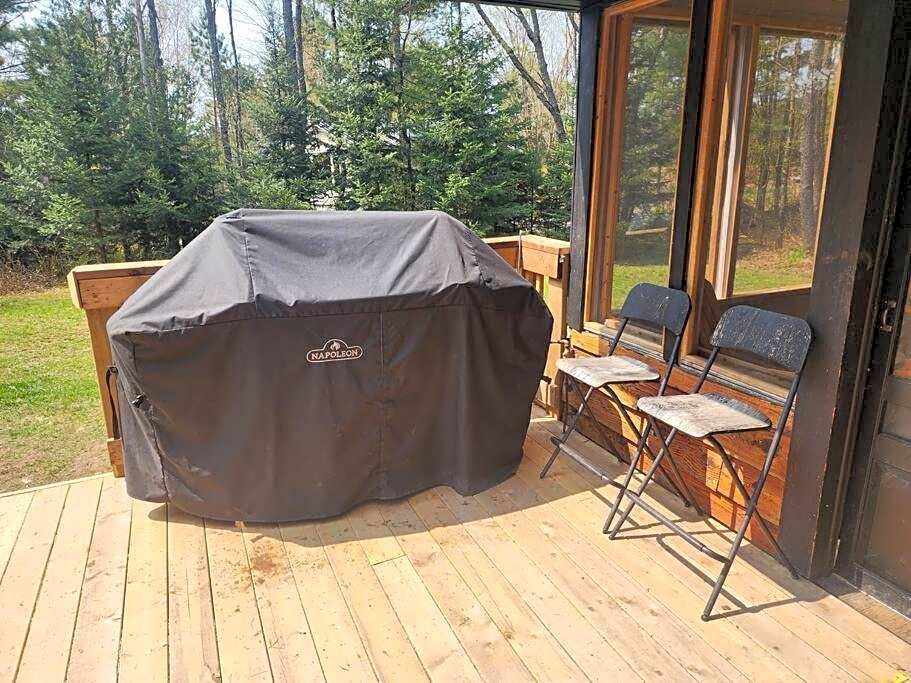 Red Cedar Chalet on Brady Lake