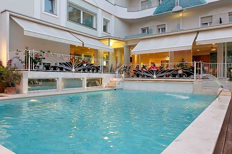 Luxor Cattolica Beach Hotel
