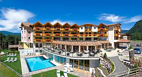 Hotel Chalet Tianes - Alpine Relax