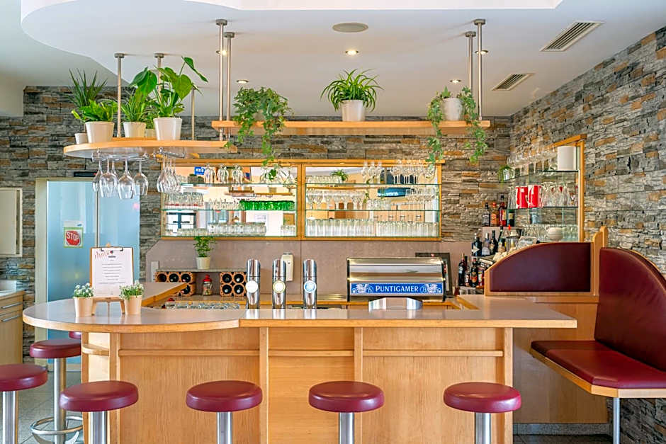 SCHACHENWALD Hotel & Restaurant I Free Parking