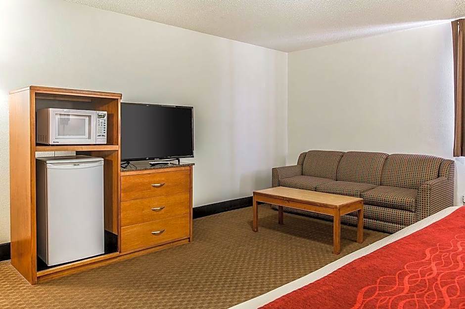 Bearcat Inn And Suites