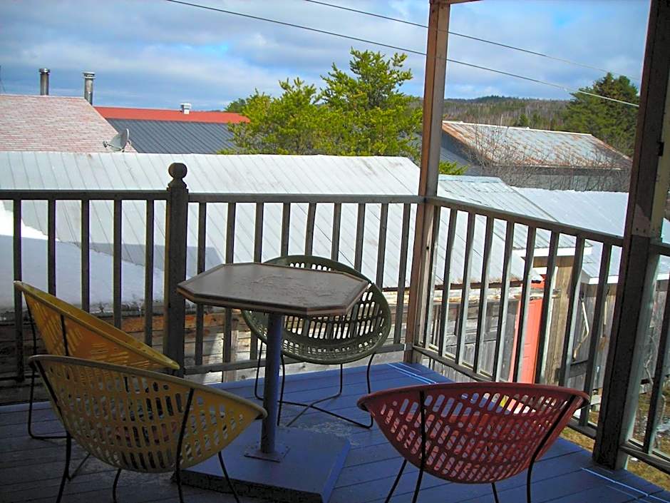 Gîte des Hauteurs et Café de la place