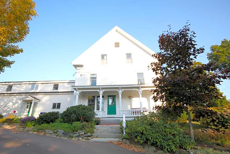 Highland Lake Inn